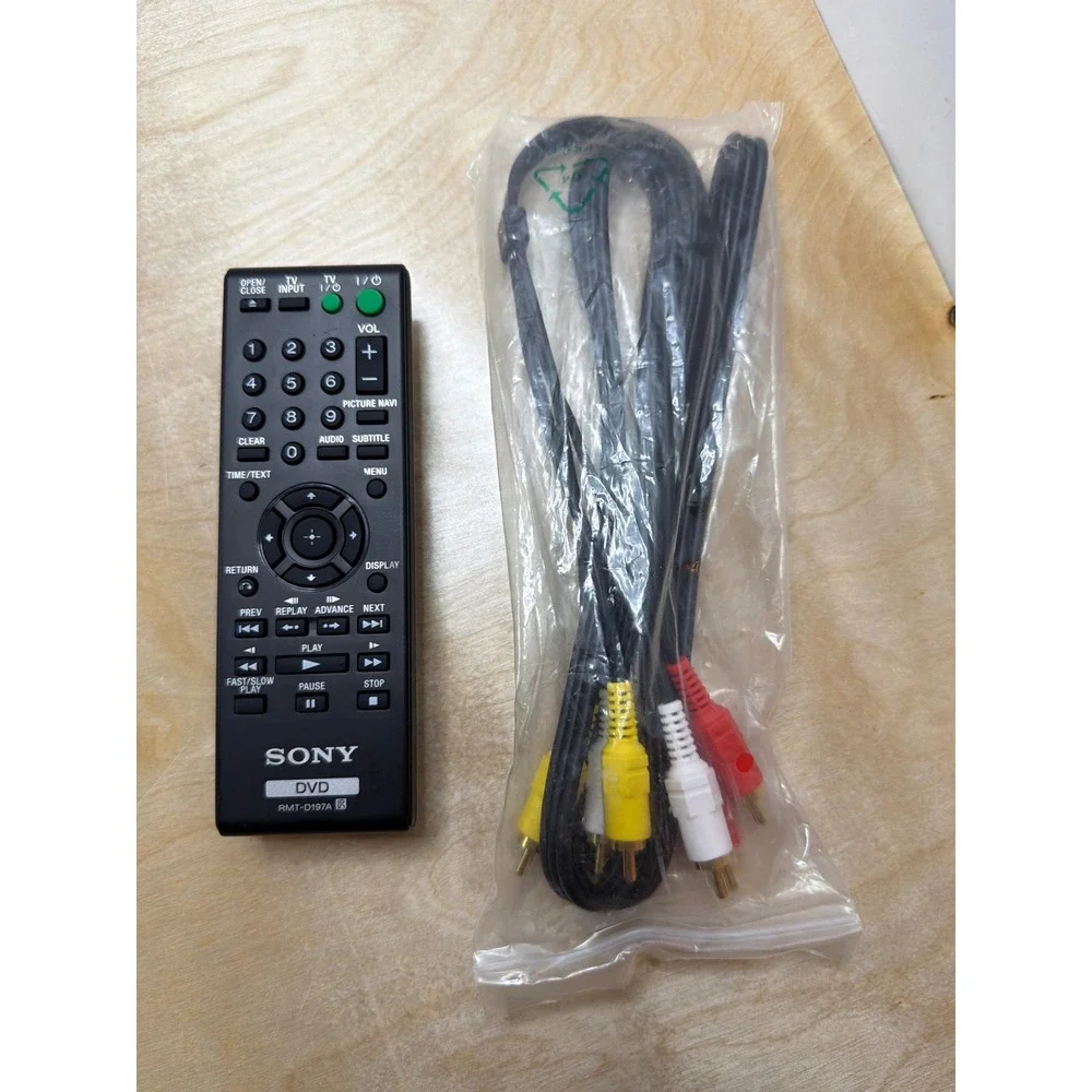 Sony DVP-SR210P DVD Player Black Progressive Scan with Remote and AV Cables